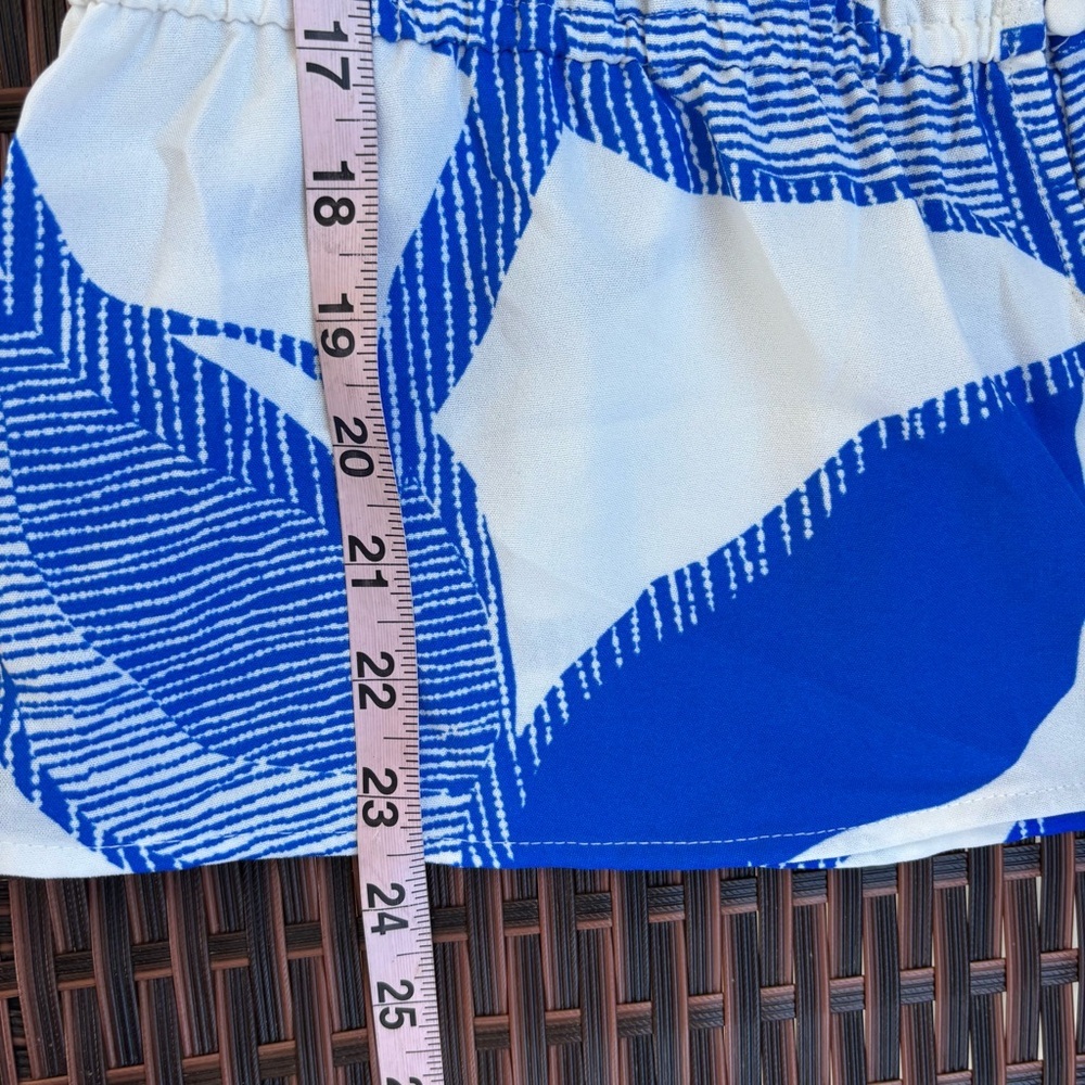 Nine West Blouse Size M Blue White Abstract Print V-Neck Peplum Sleeveless Top - Picture 11 of 11
